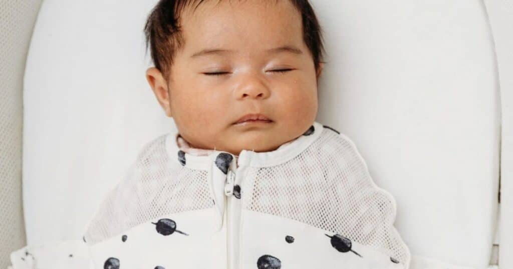Baby sleeping in SNOO.